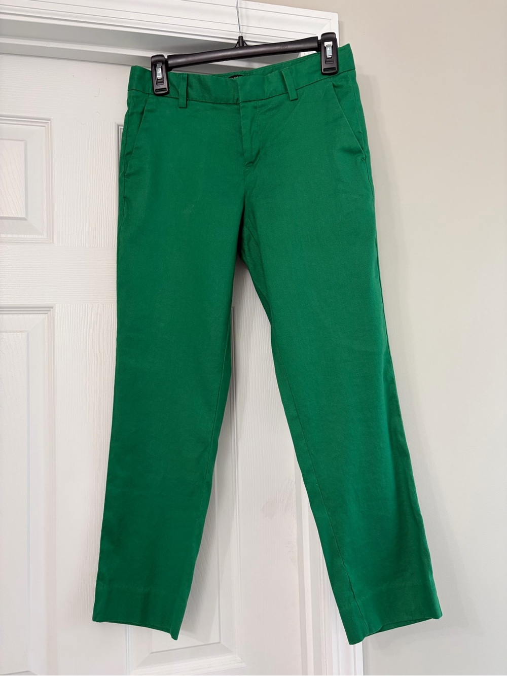 Banana Republic Women’s Green Chino Pants